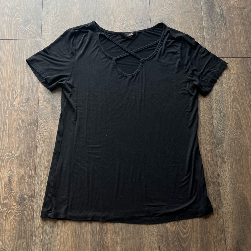 Amaryllis Crisscross Short Sleeve Top